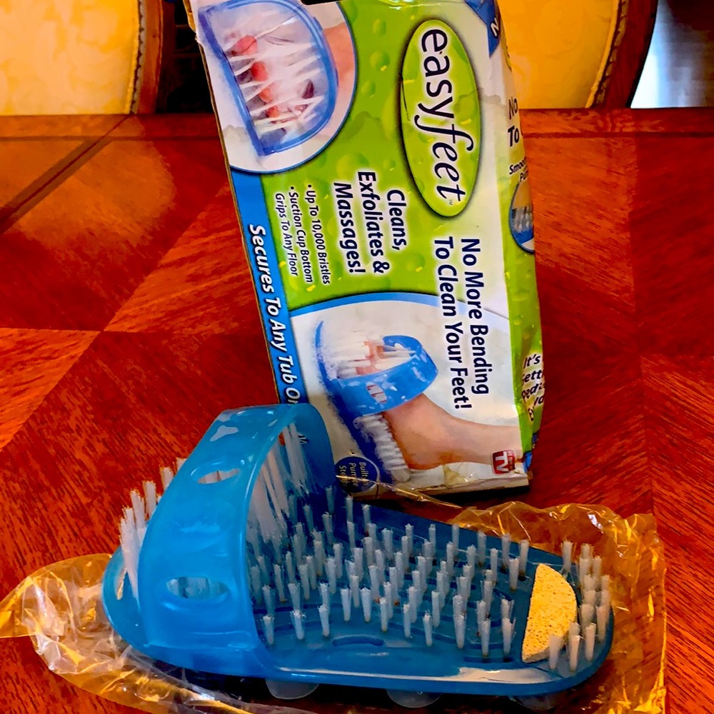 Easy Feet Cleans Exfoliates Massages As Seen on TV Tub/Shower Suction Bottom